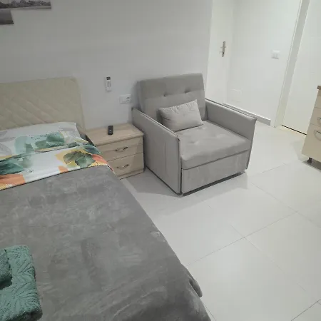 Aj Vendégház Tirana