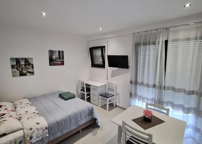 Affittacamere Aj Tirana